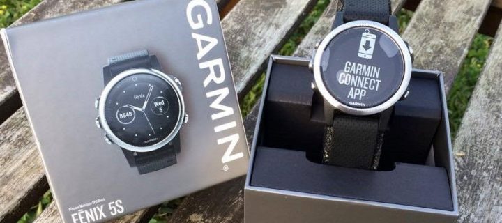 Restez connectés jusqu’au sommet de vos défis avec la Garmin FENIX 5S !