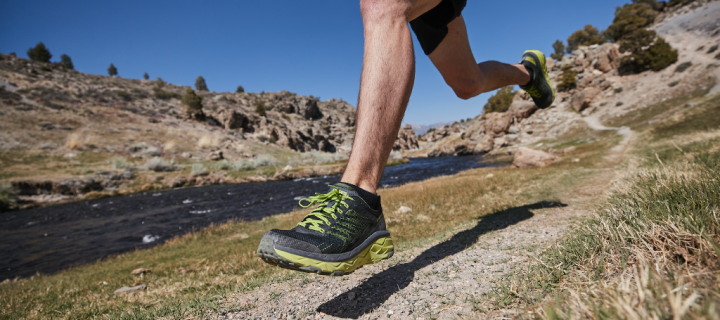 Hoka One One lance la Challenger ATR 5 : Nouvelle génération tout terrain.