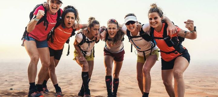 Coast to Coast :  7 Femmes traversent le Désert en courant de Dubaï à Oman