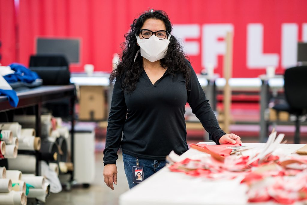 Fabrication de masques chez Under Armour