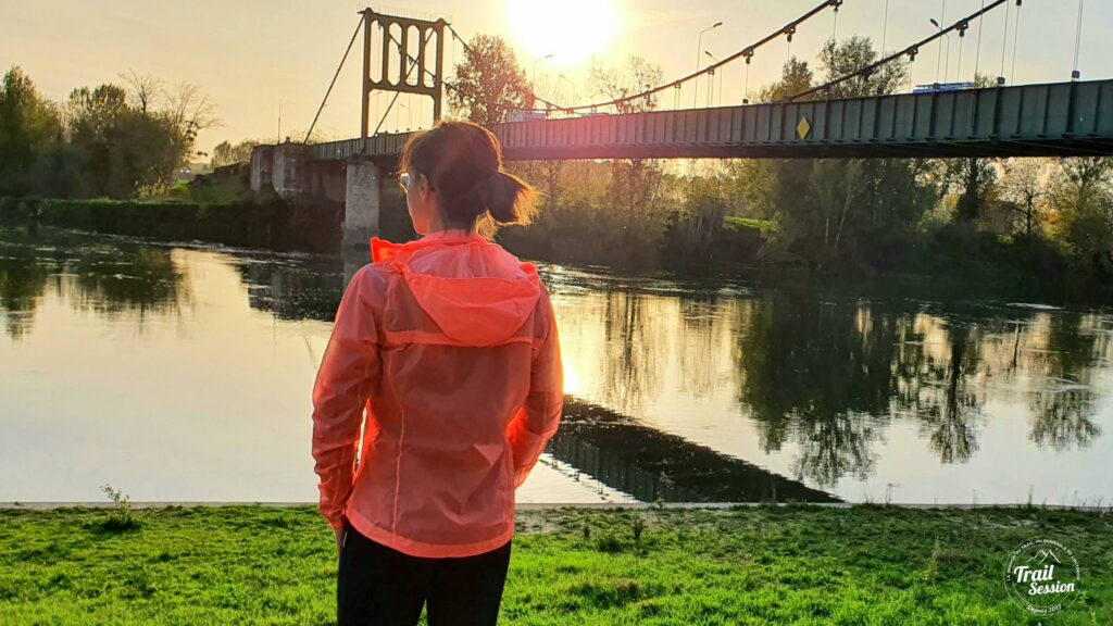 Veste Kiprun Rain : dos et capuche