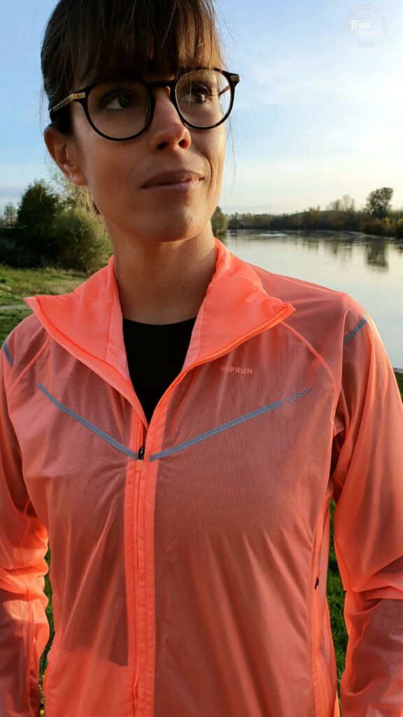 Veste Kiprun Rain : éléments réfléchissants face