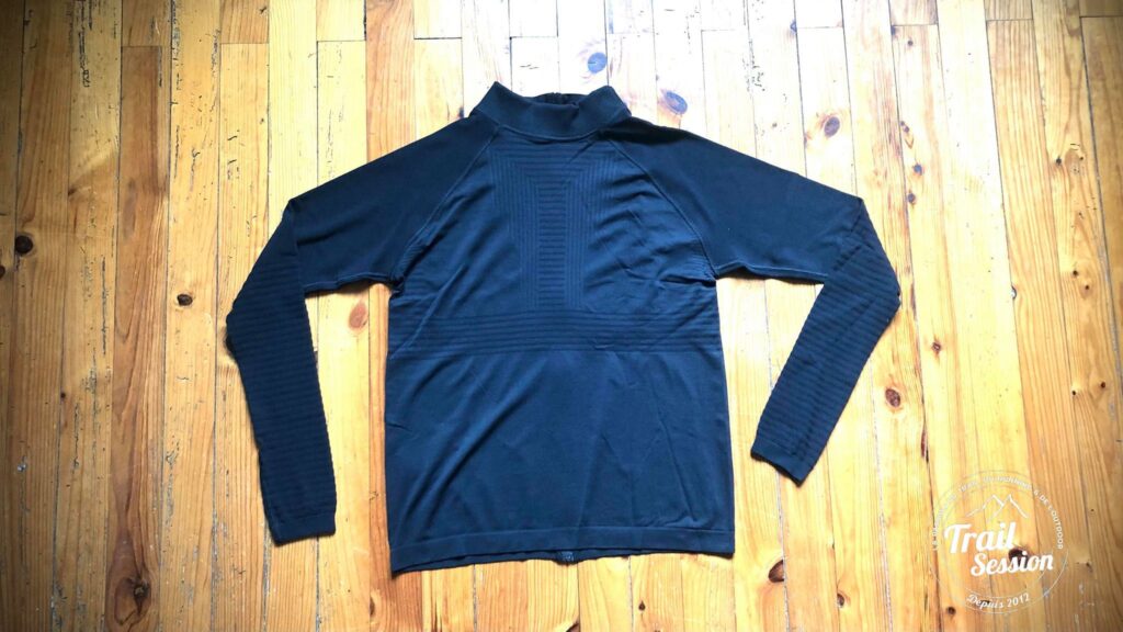 SEAMLESS ZIP SWEATSHIRT