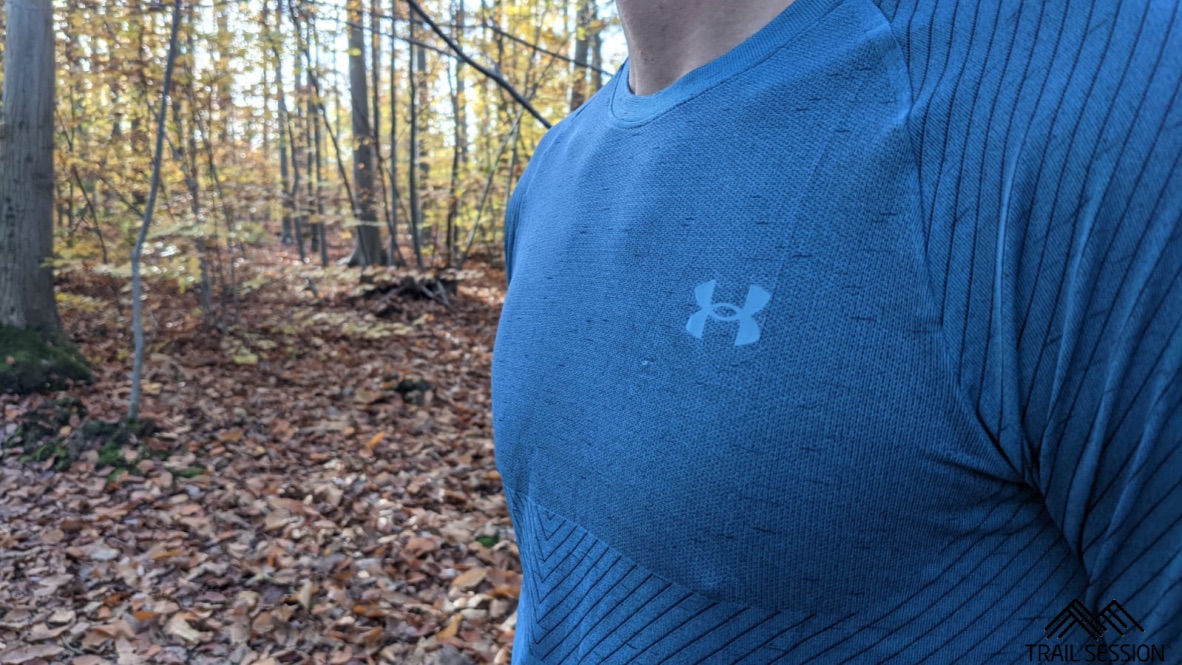 Test Panoplie Under Armour - poitrine avec logo UA