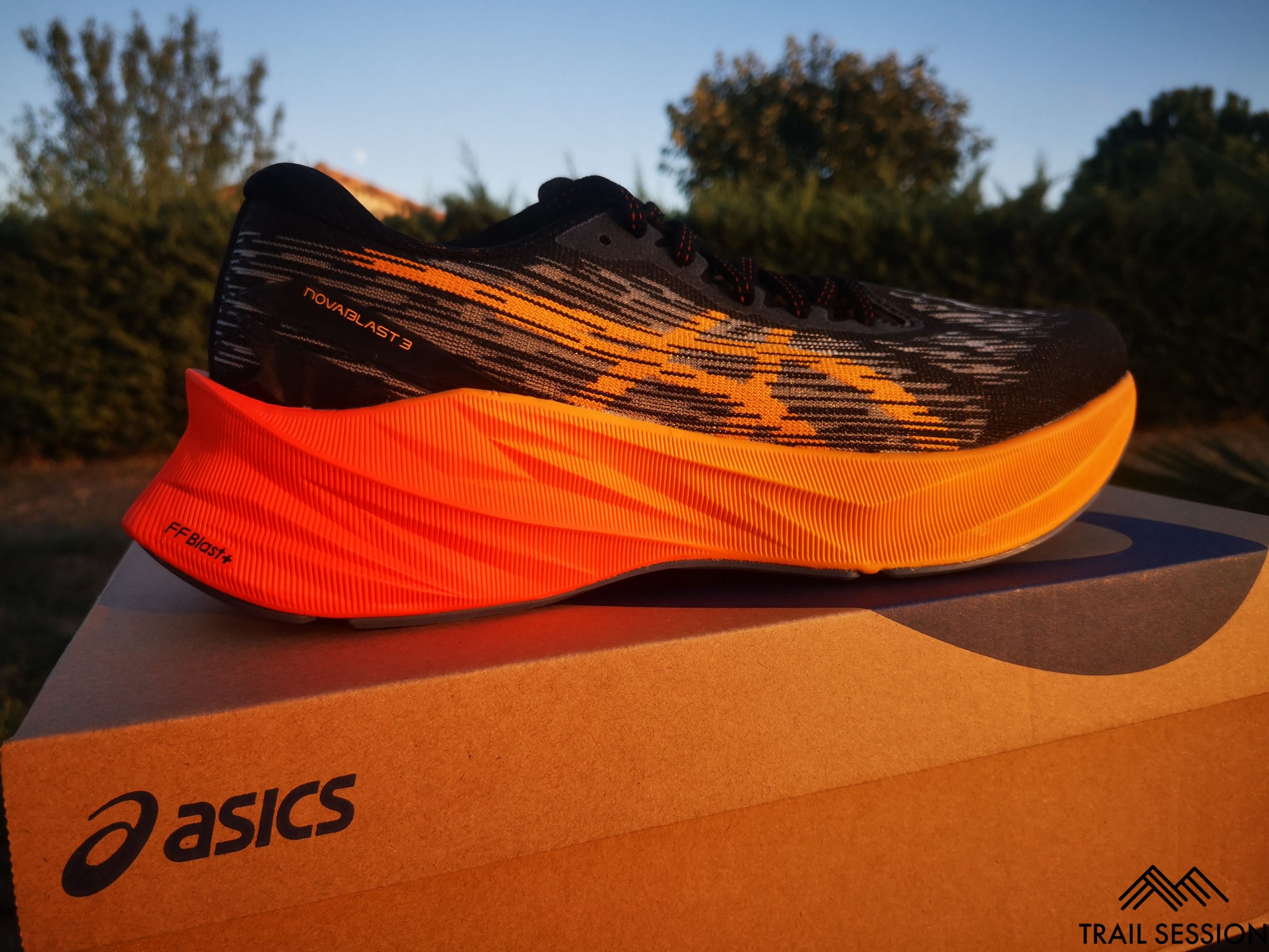 Asics NOVABLAST 3