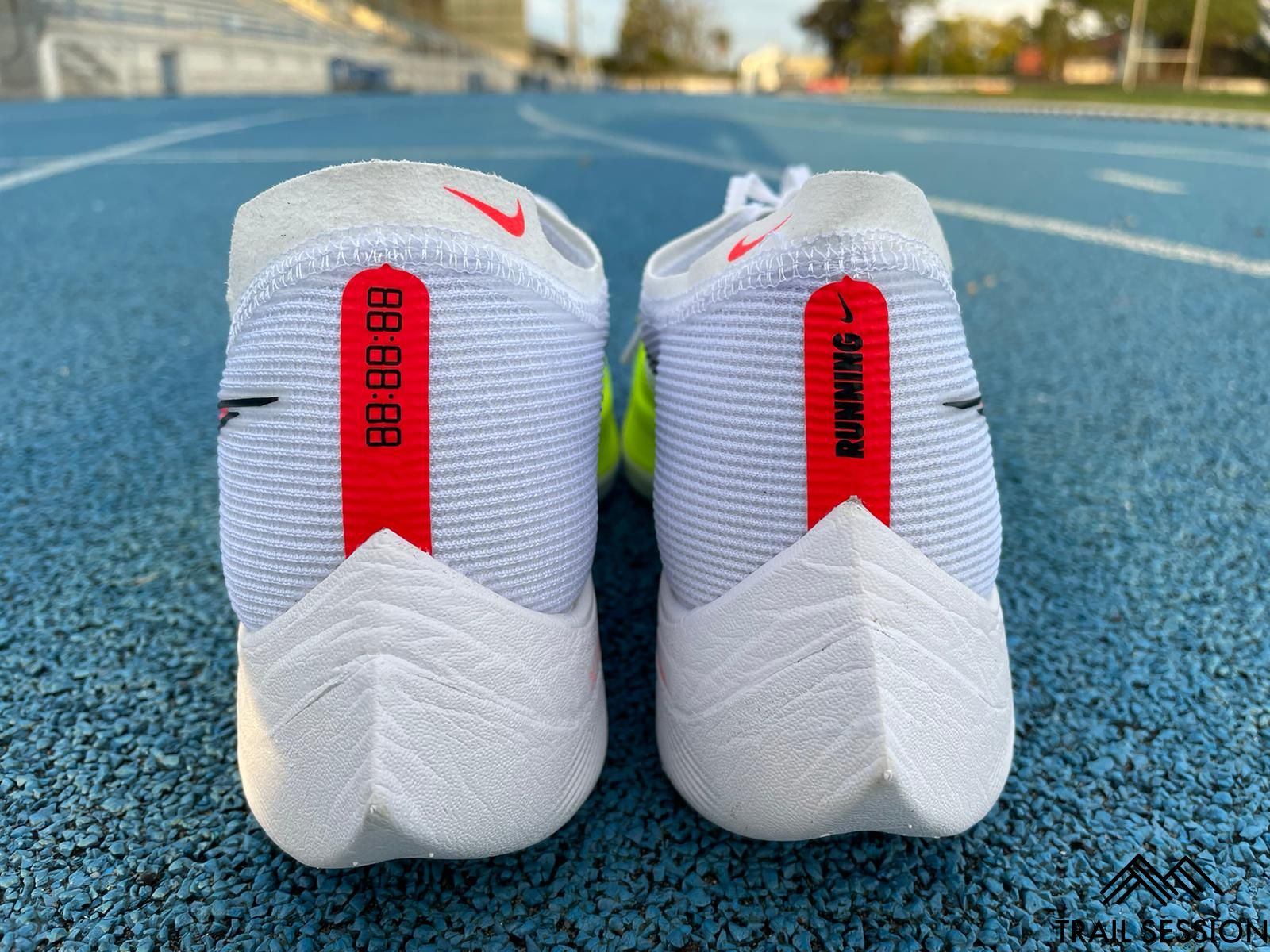 NIKE ZoomX Vaporfly Next% 2