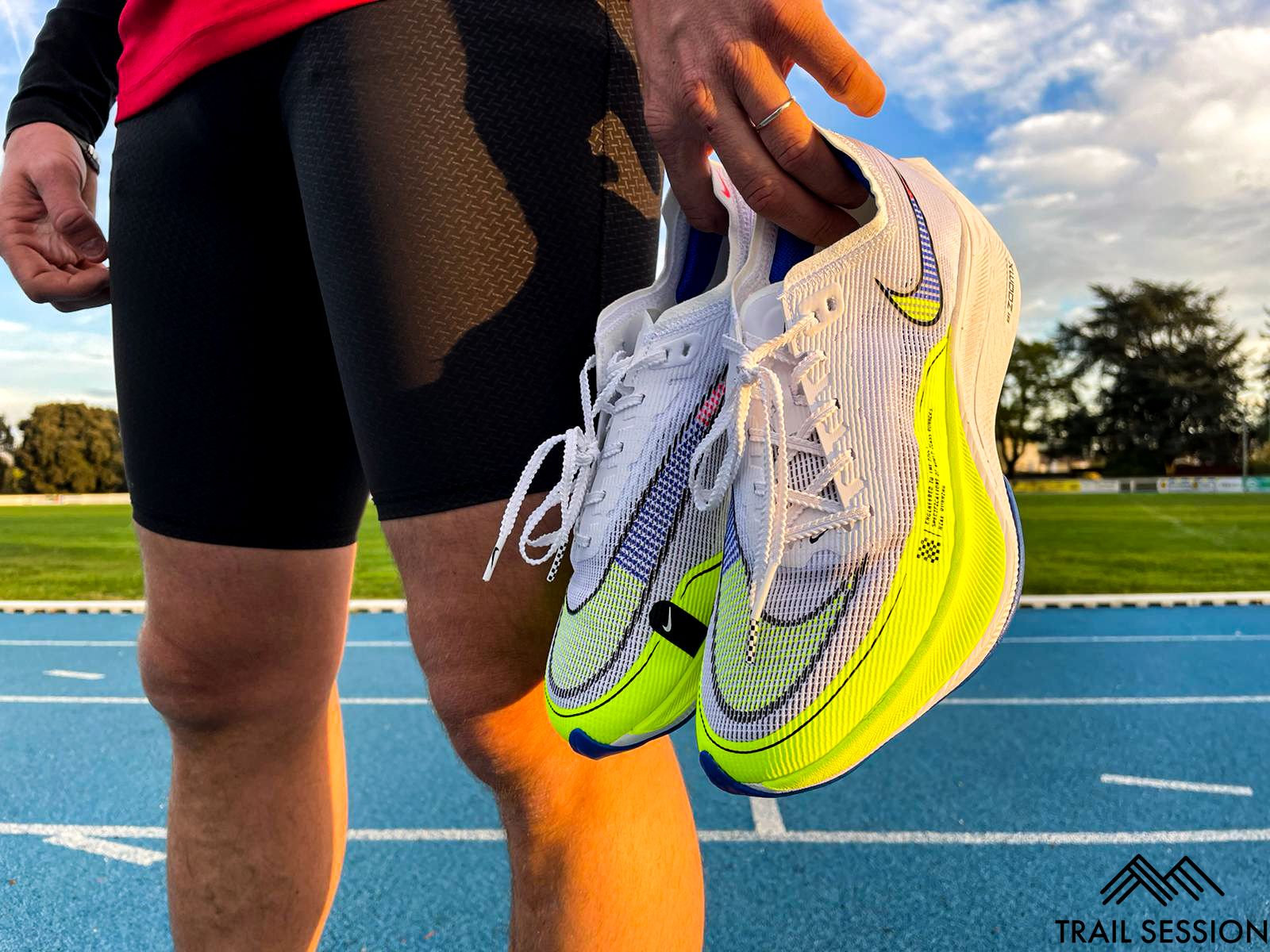 NIKE ZoomX Vaporfly Next% 2