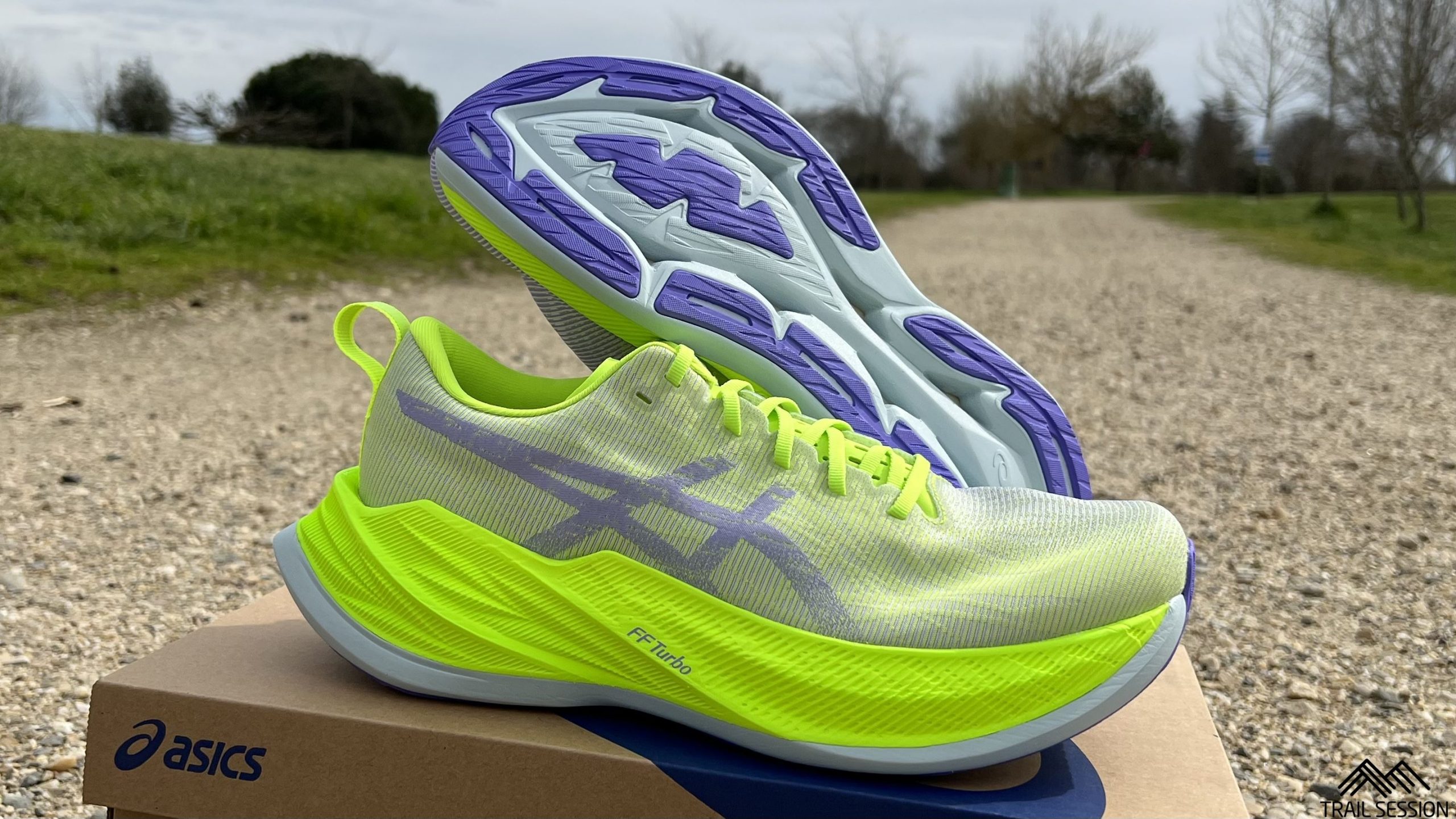 Asics SuperBlast