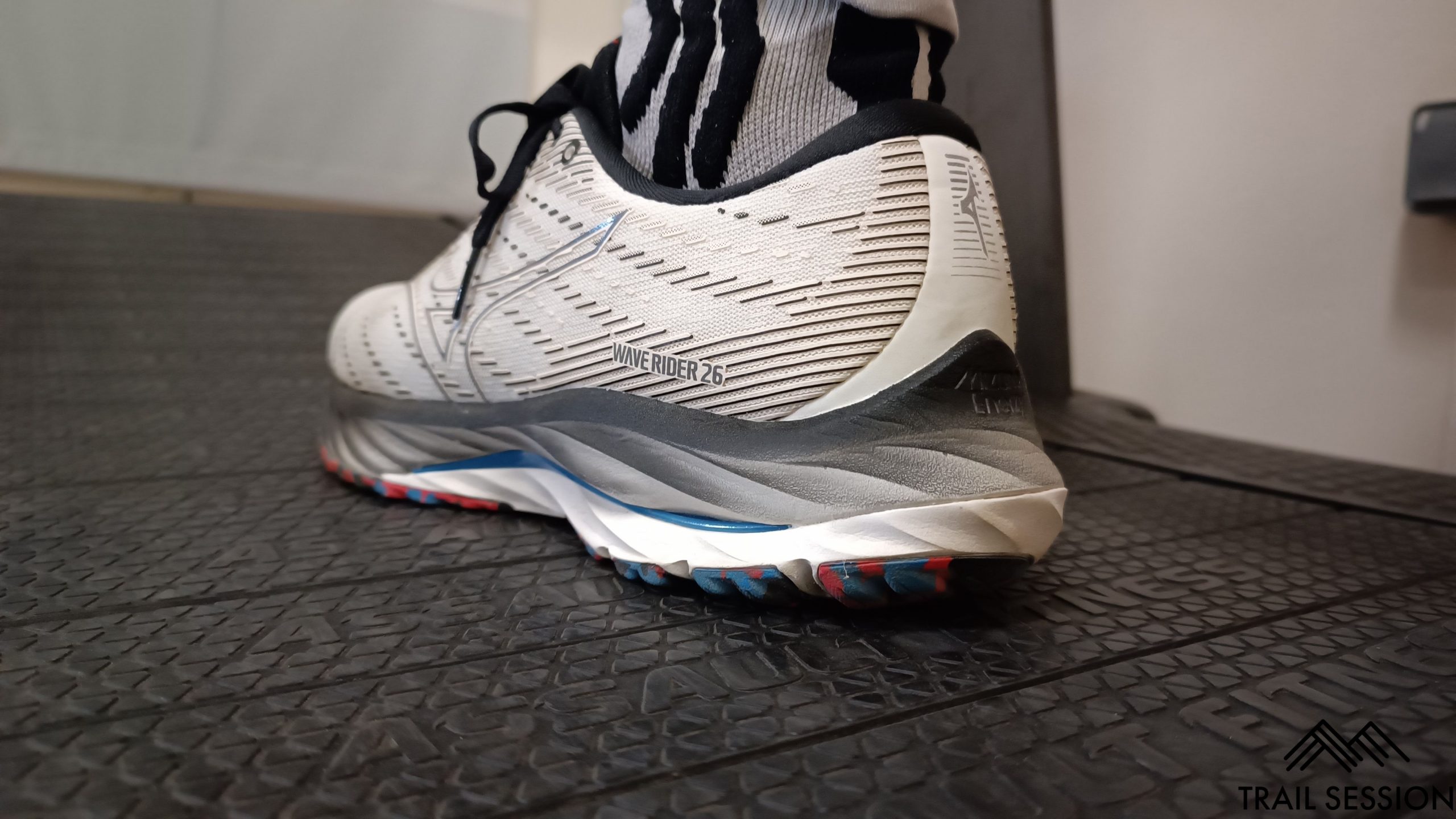 Mizuno Wave Rider 26