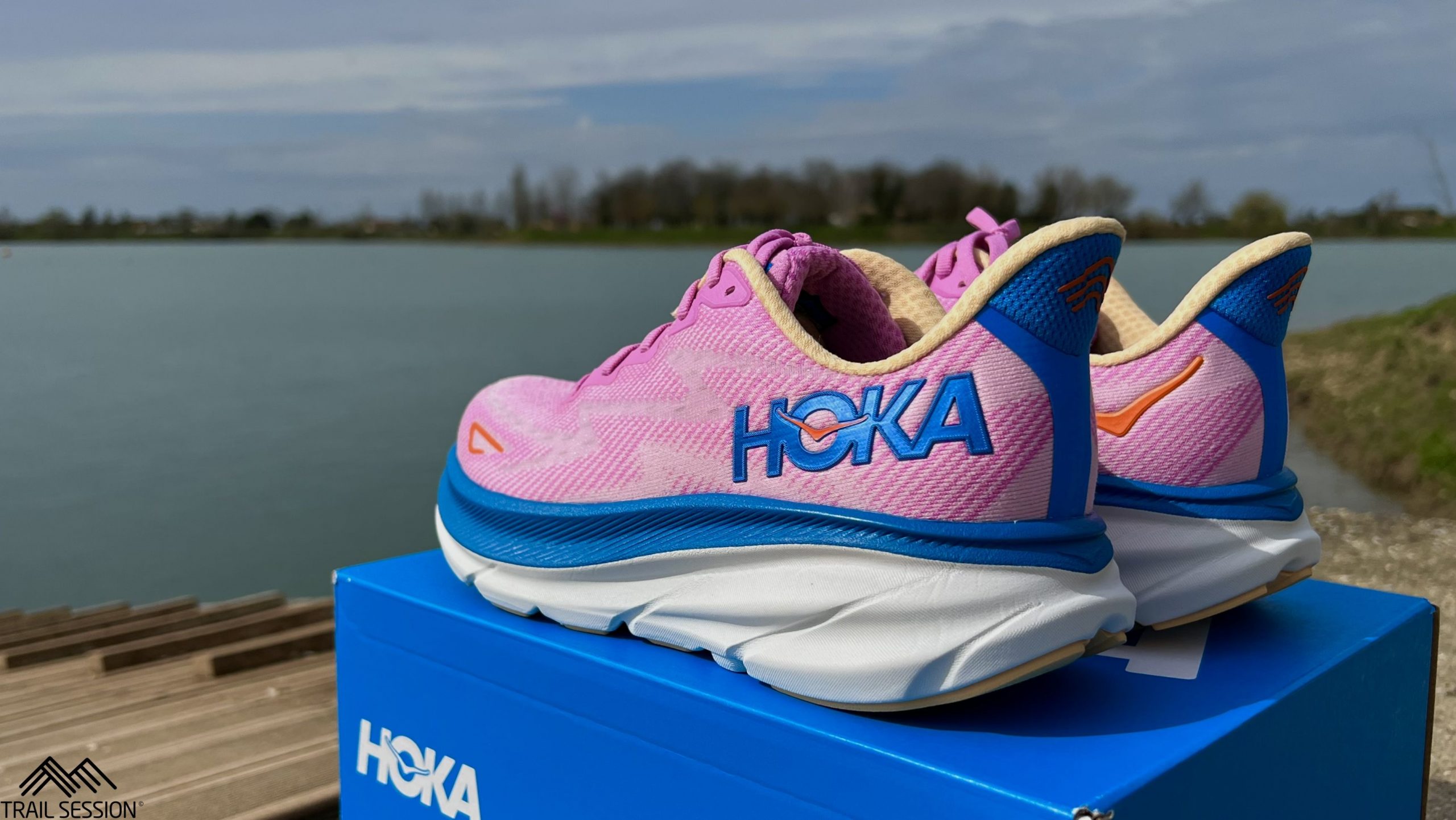 Hoka Clifton 9