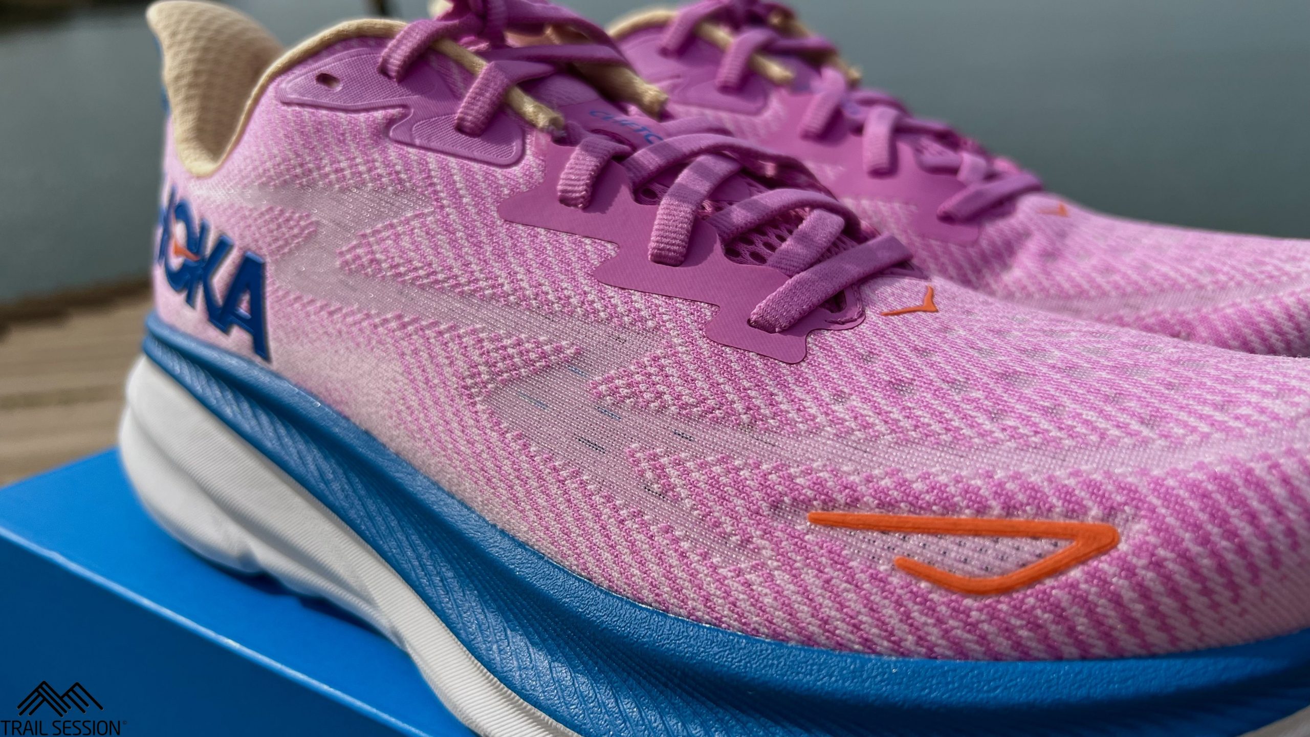 Hoka Clifton 9