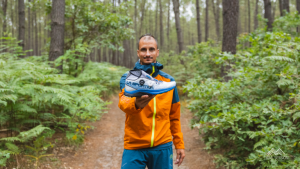 Ceinture NATHAN porte-bidon modèle Peak + bouteille isotherme HammerHead :  Du portage simple et efficace ! - Trail Session