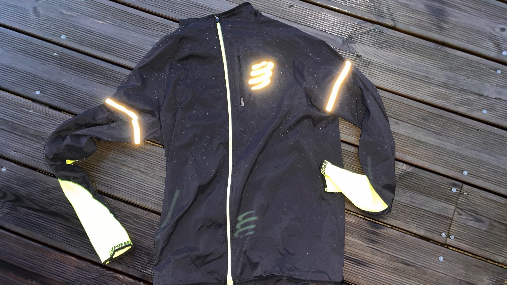 Compressport Hurricane Windproof Jacket Flash